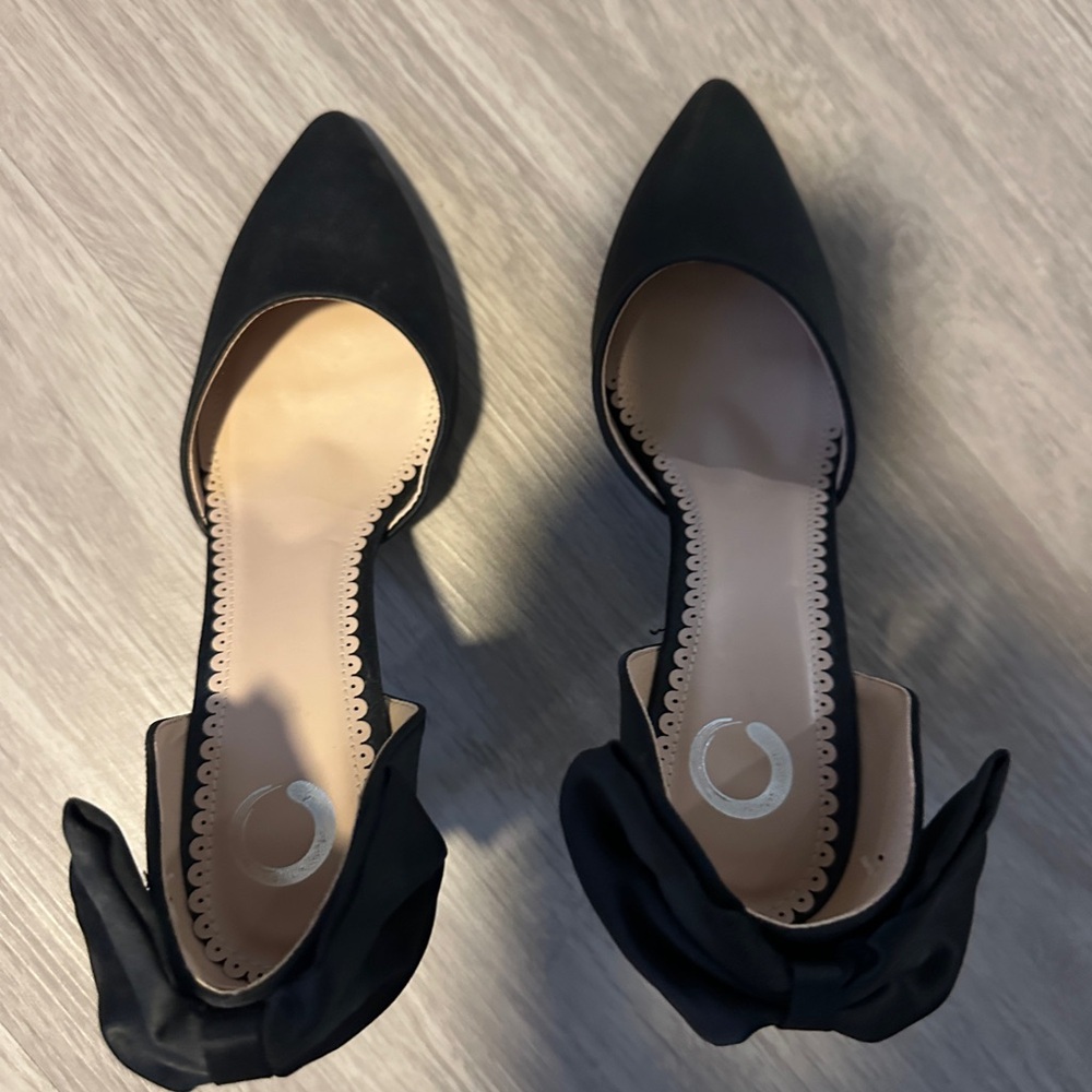 Journee Collection Black Pointed Heels